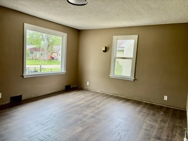Photo of 325 W 3rd Street