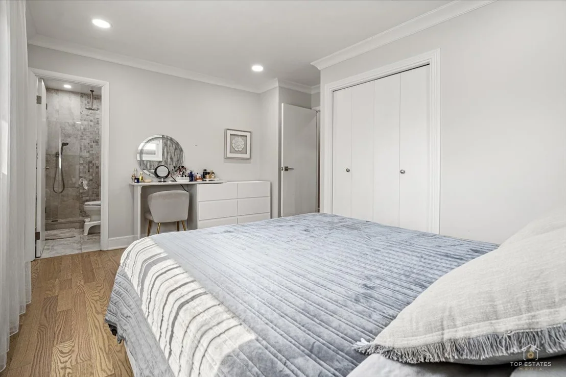 Photo of 875 Horne Terrace