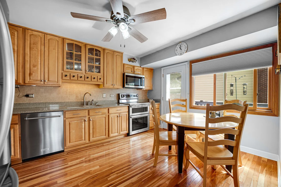 Photo of 920 Harrison Lane