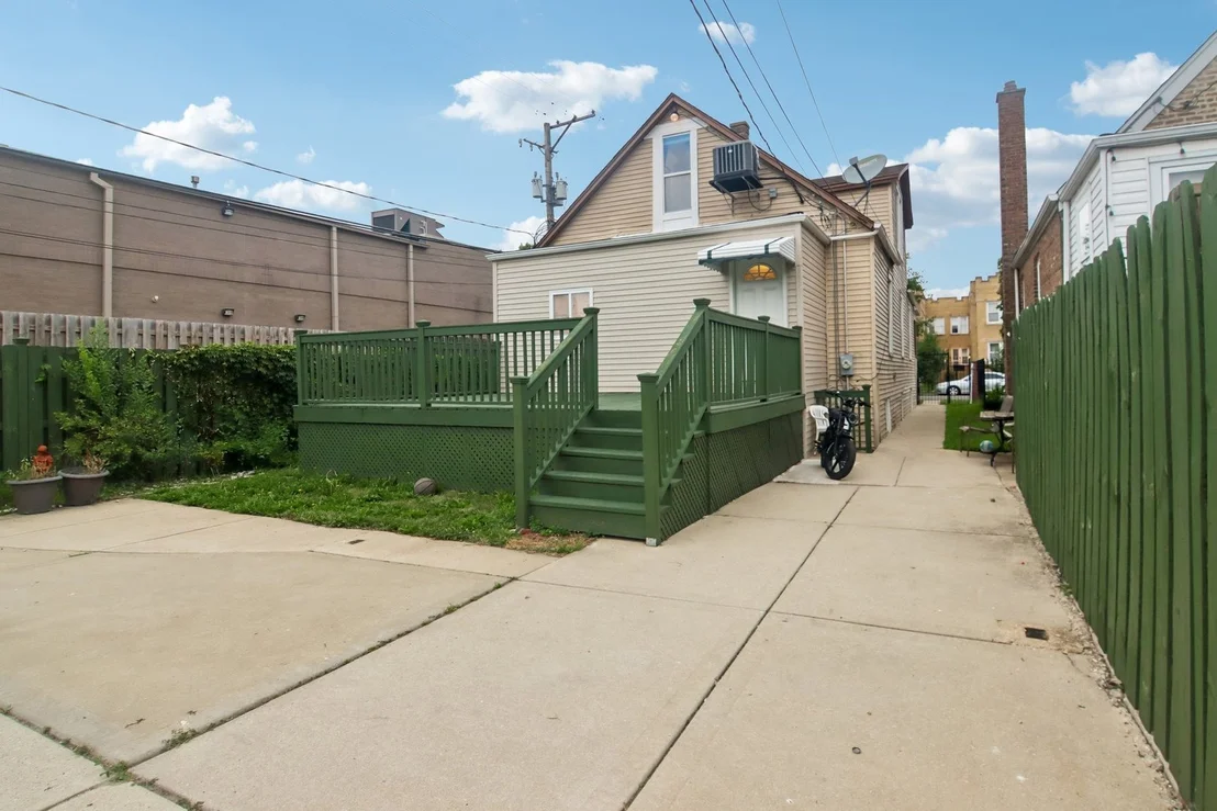Photo of 3143 W 54th Place