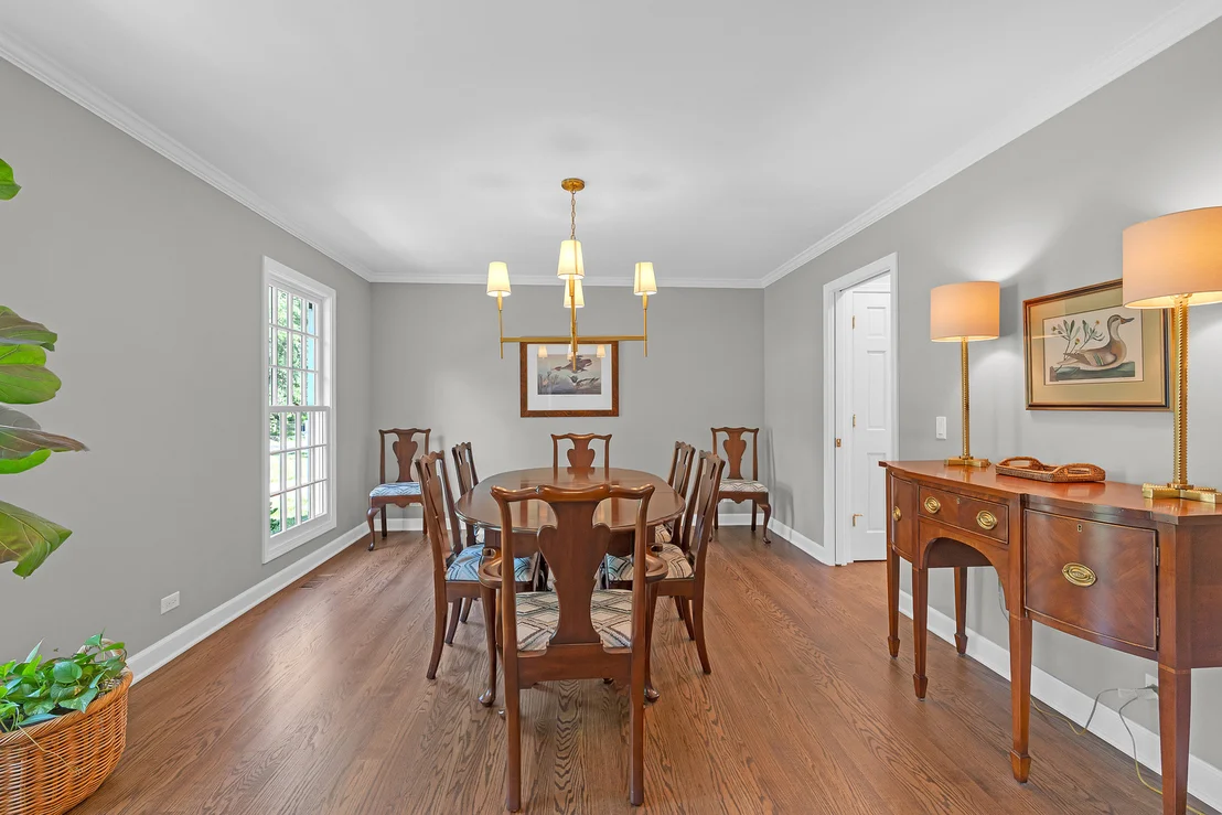 Photo of 991 Huntleigh Drive