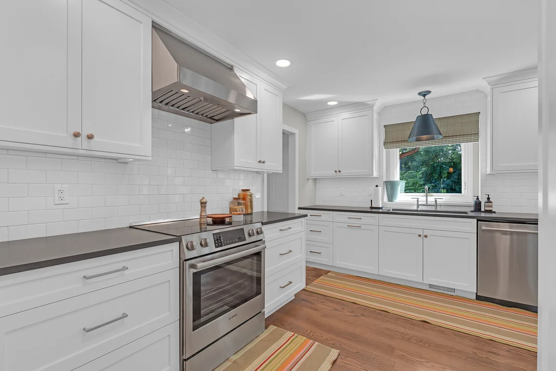 Photo of 991 Huntleigh Drive