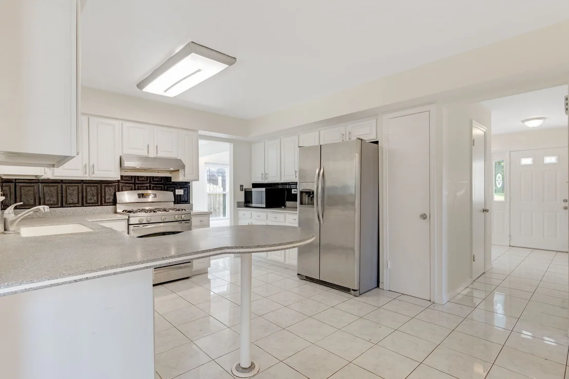 Photo of 421 COLLEN Drive