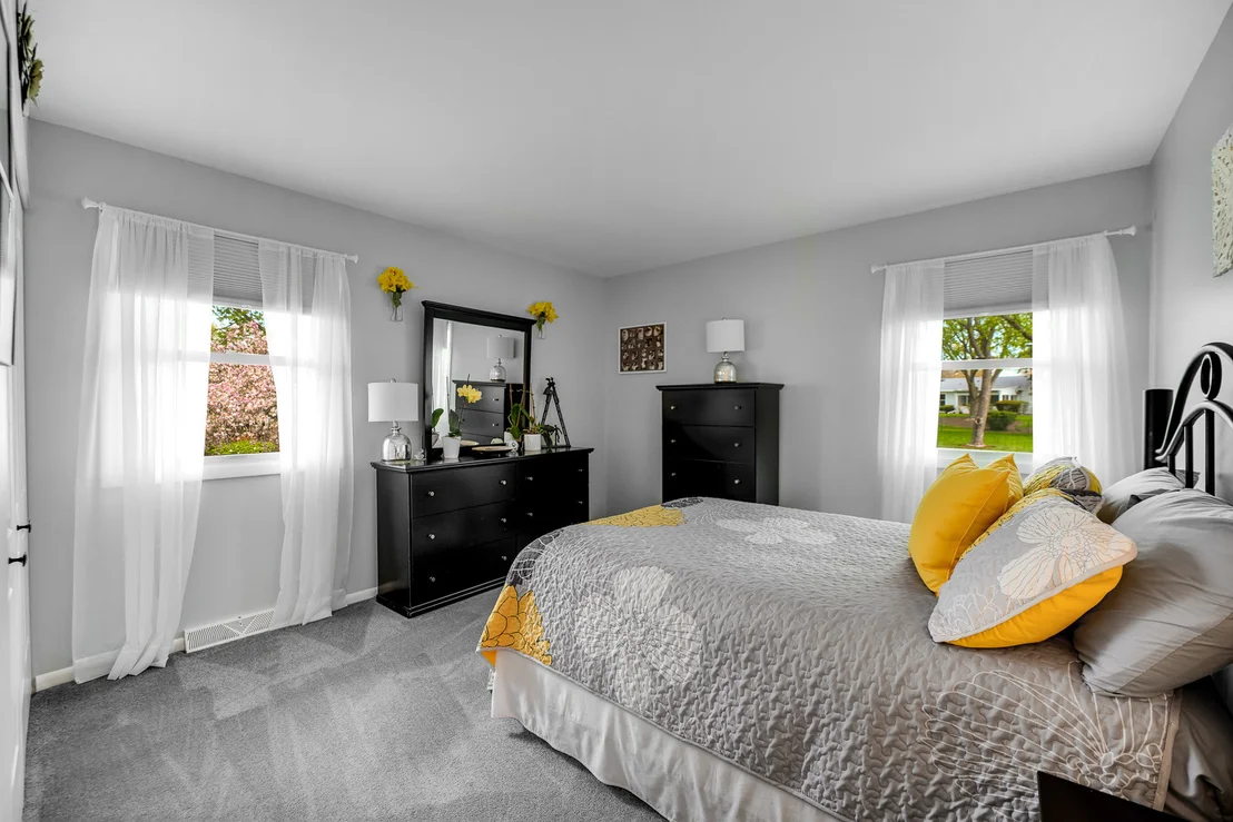 Photo of 920 Harrison Lane