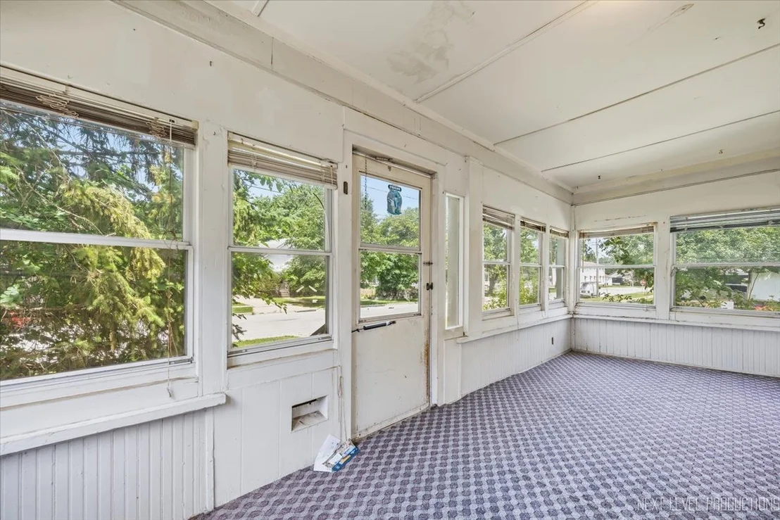 Photo of 1327 Superior Street