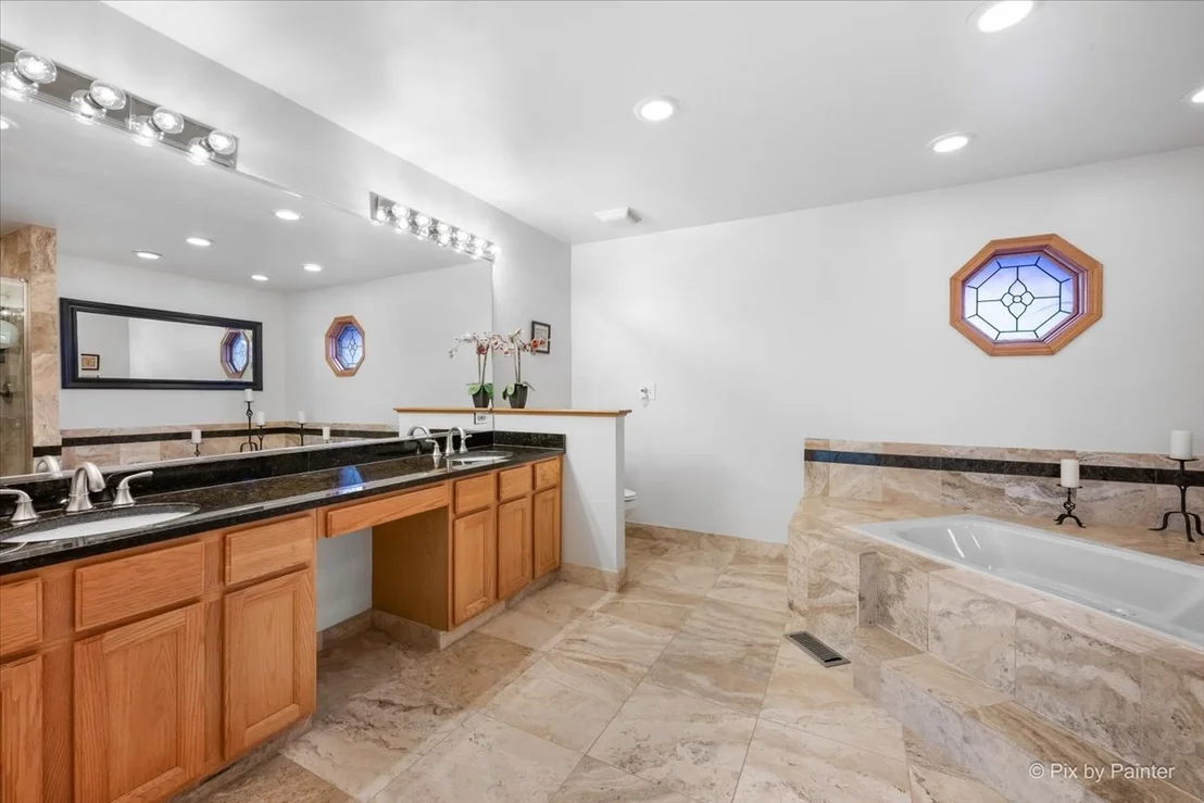 Photo of 958 W Stonehedge Drive
