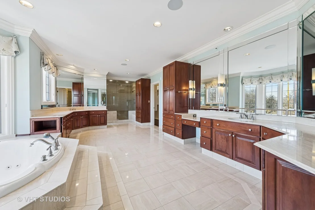 Photo of 560 Oak Knoll Road