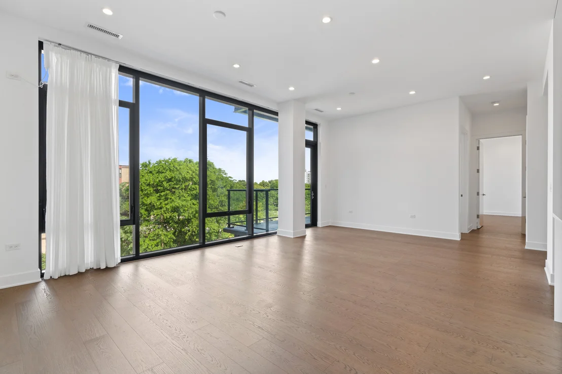 Photo of Unit 406 at 6 N Bishop Street