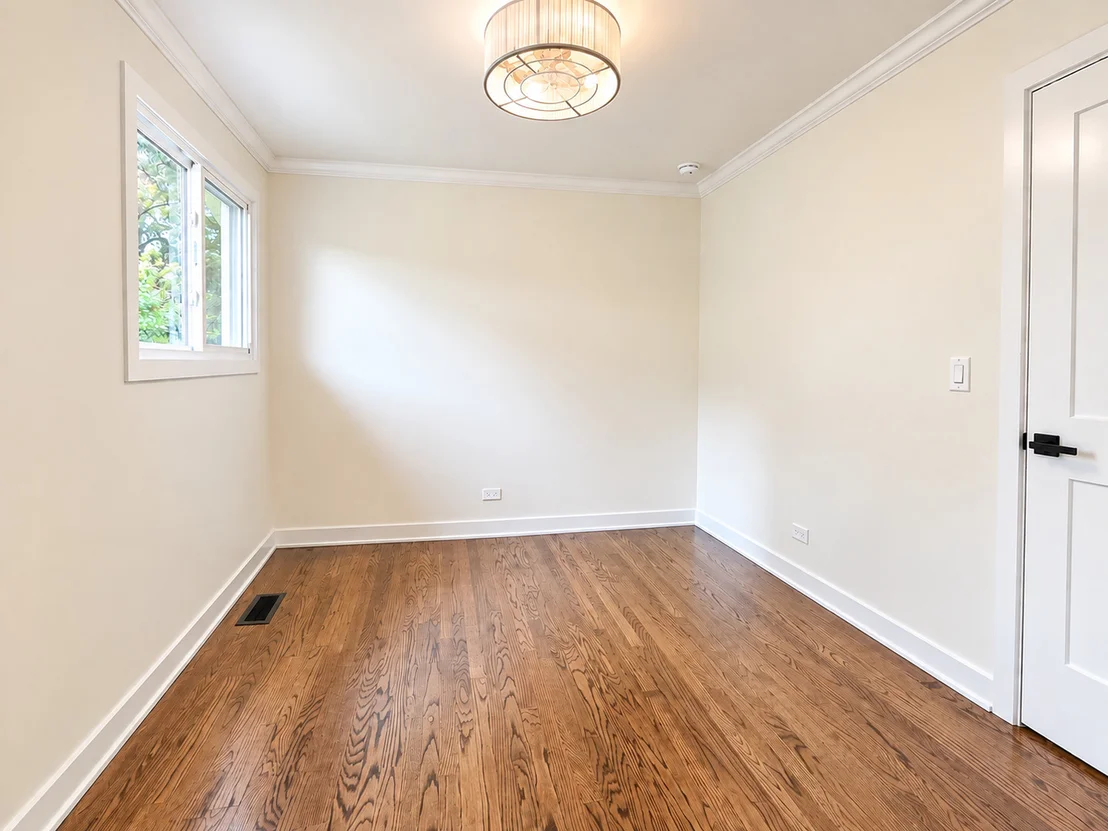 Photo of 1214 N Crabtree Lane