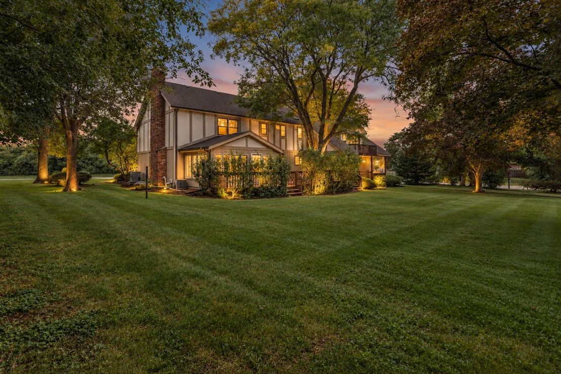 Photo of 1221 W Sable Drive