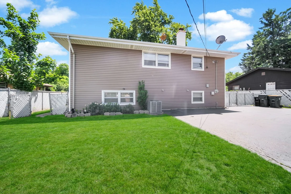 Photo of 1020 Hahn Place