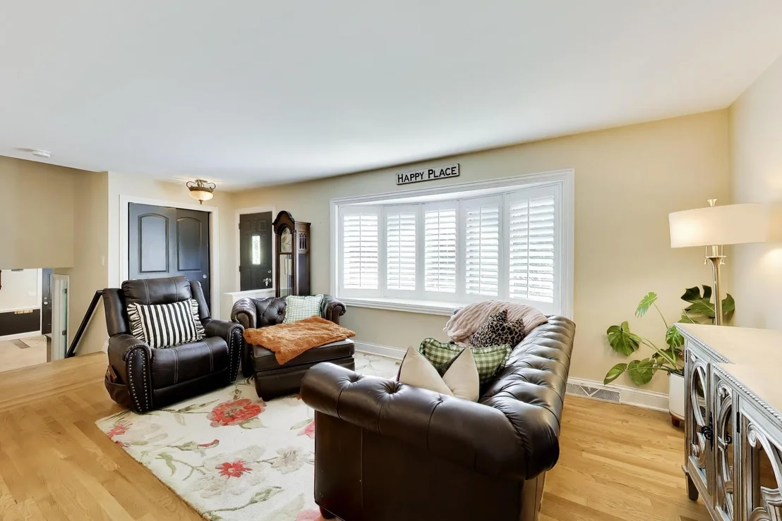 Photo of 116 W Central Road
