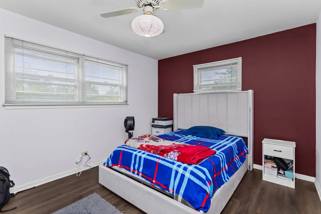 Photo of 7638 Maple Street