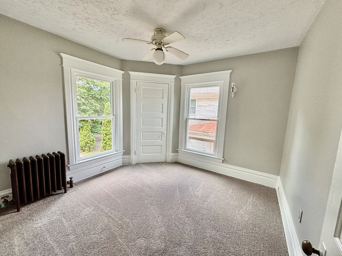 Photo of 910 N State Street