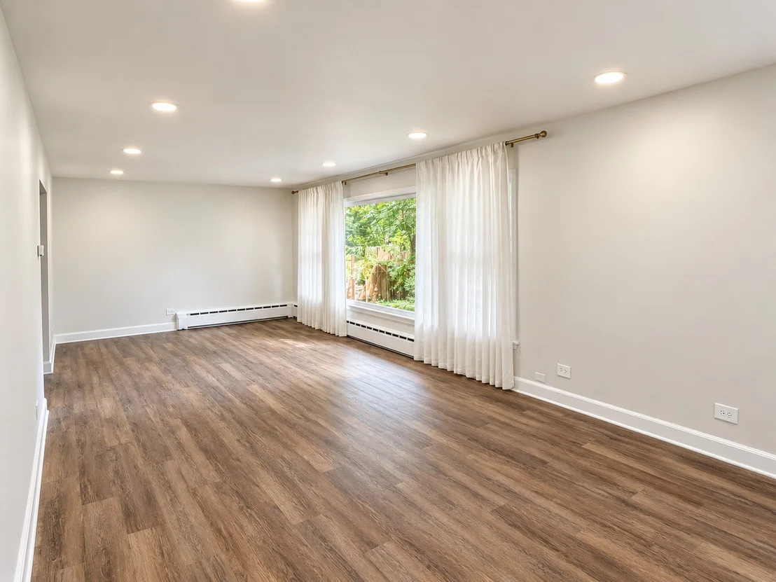 Photo of 2811 FOREST Lane