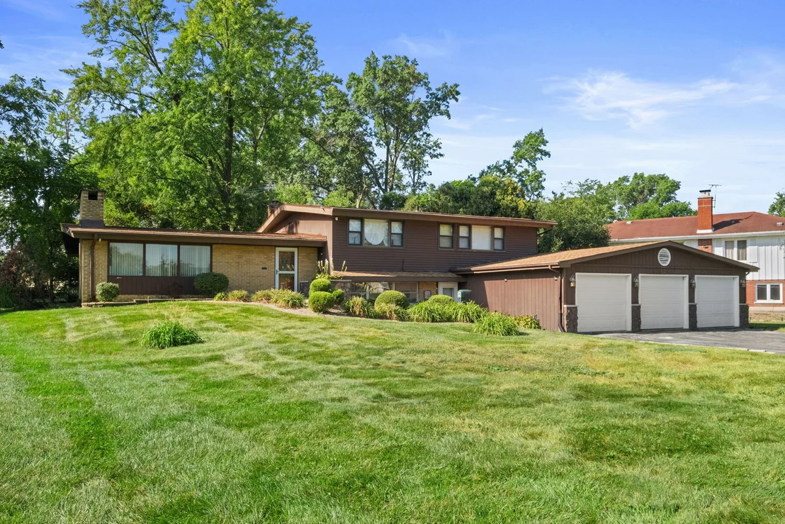 Photo of 624 Brookwood Drive