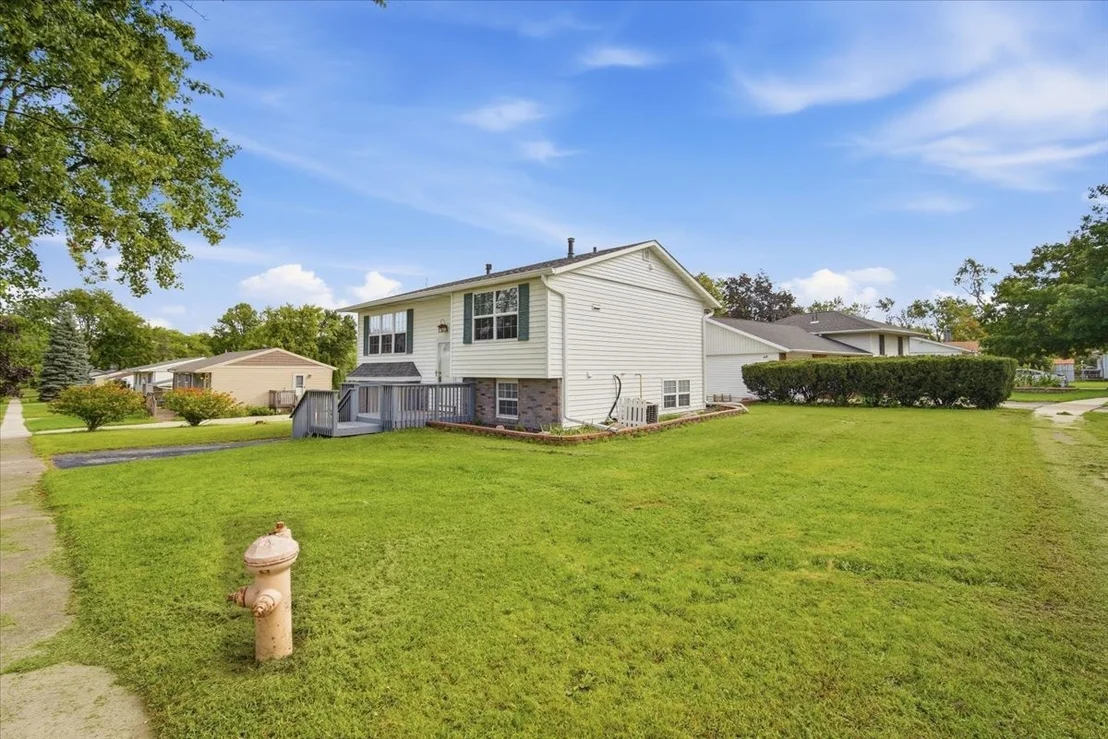 Photo of 1241 Holiday Lane