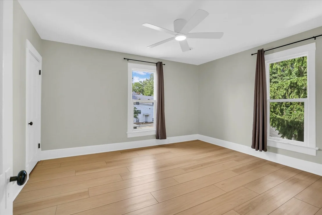 Photo of 604 W Healey Street