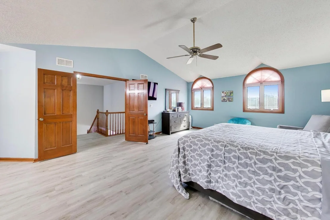 Photo of 1075 Longford Road