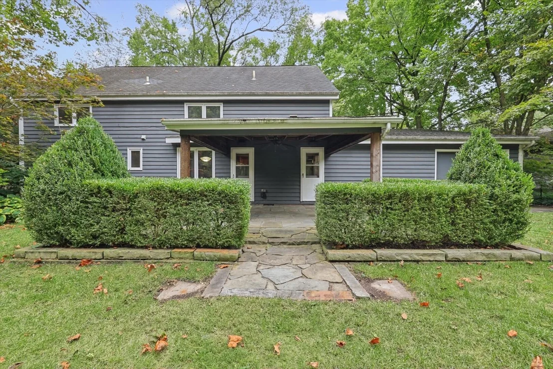 Photo of 802 La Sell Drive