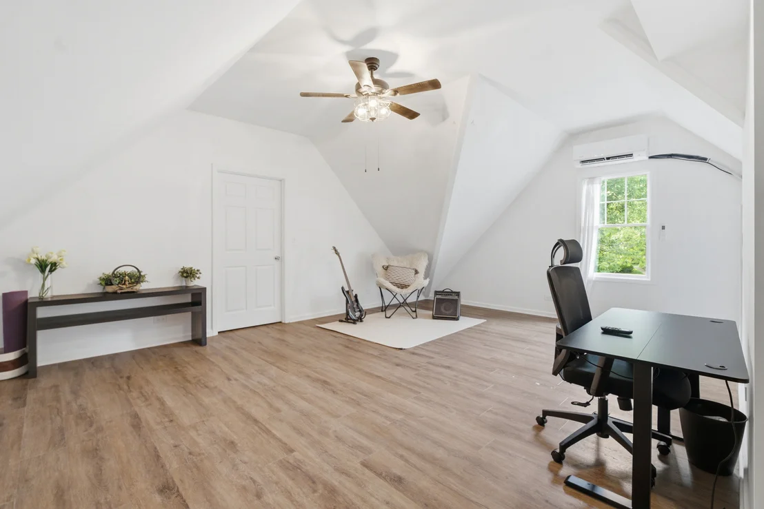 Photo of 899 Edgewood Drive