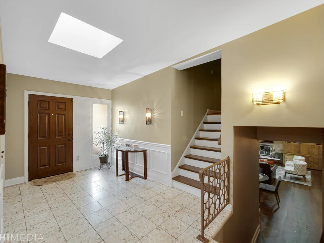 Photo of 2333 Golfview Lane
