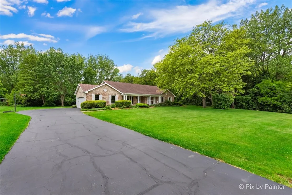 Photo of 39W889 Deer Run Drive