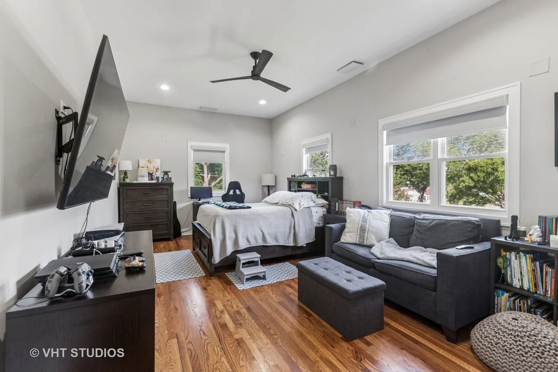 Photo of 447 W Harrison Road