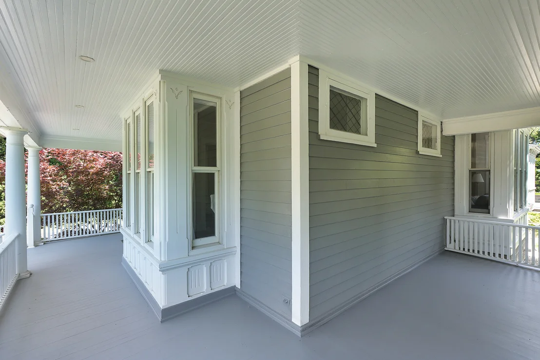Photo of 589 Vernon Avenue