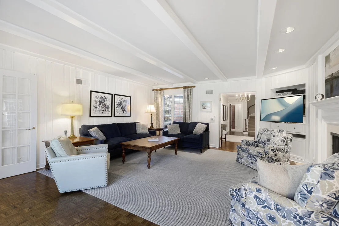 Photo of 1115 Golfview Lane