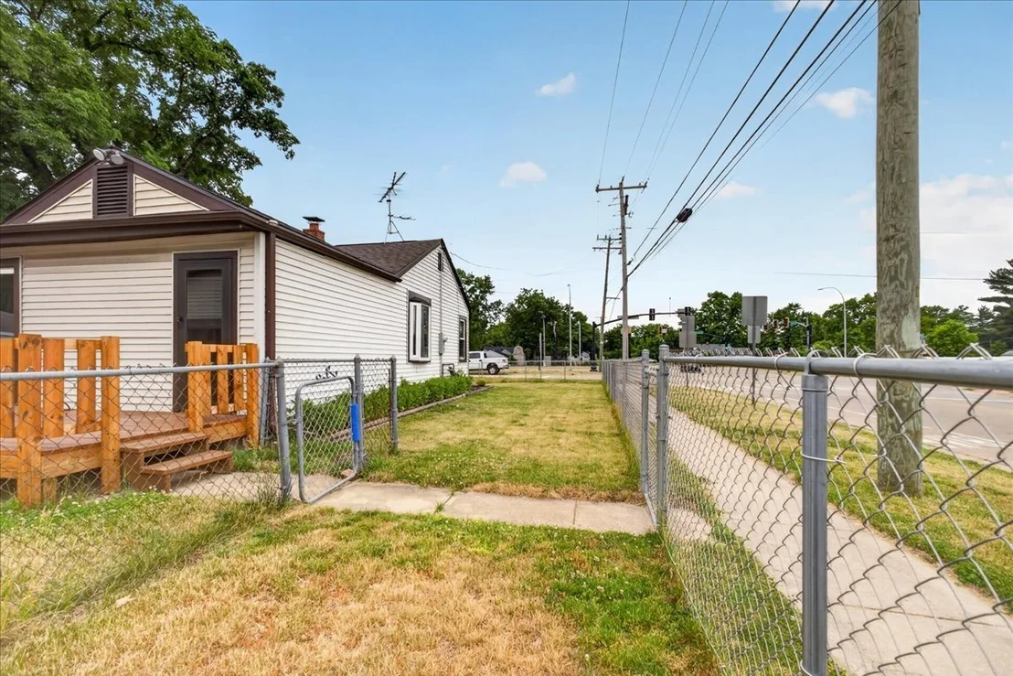 Photo of 302 Harlem Road