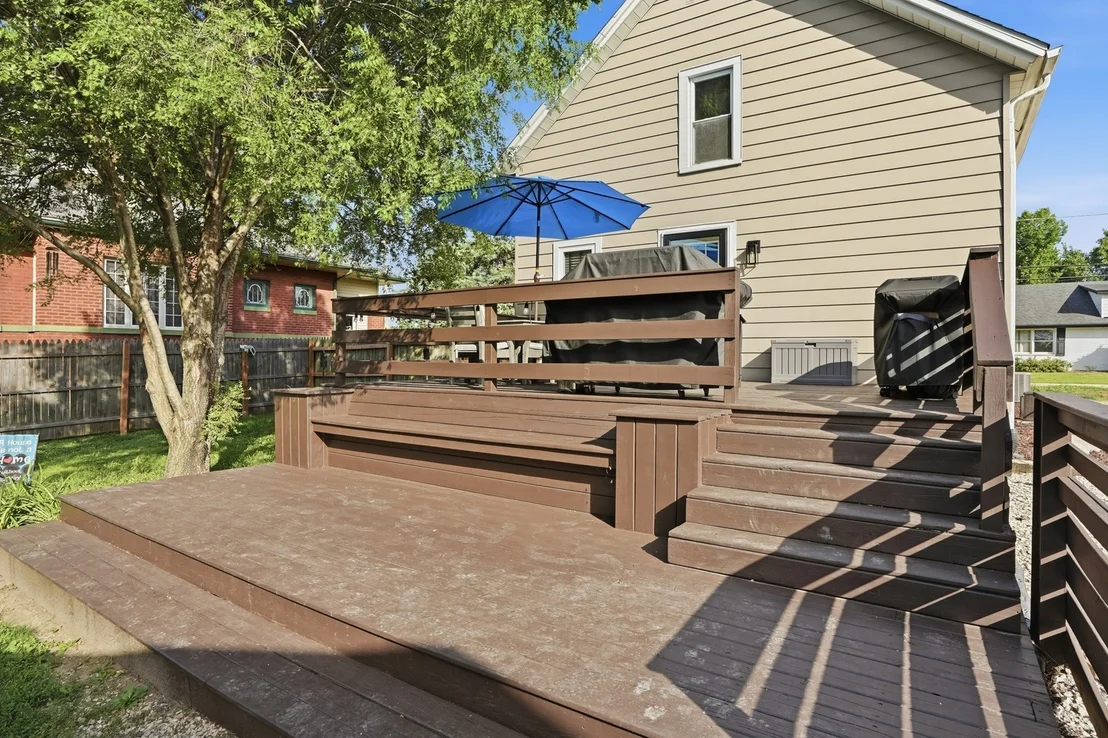 Photo of 11224 Front Street
