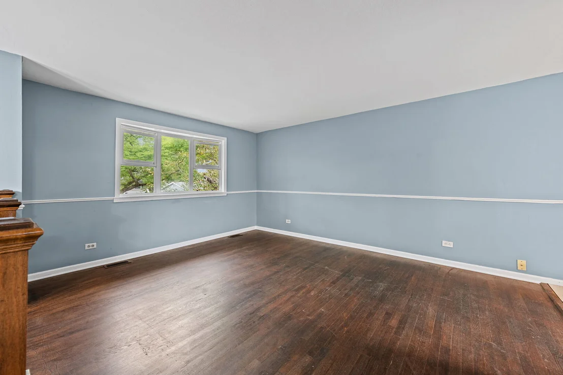 Photo of 933 Webster Lane