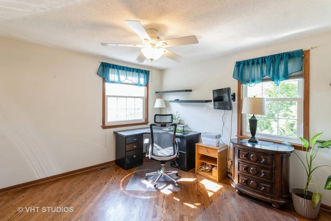 Photo of 1061 Warwick Circle N