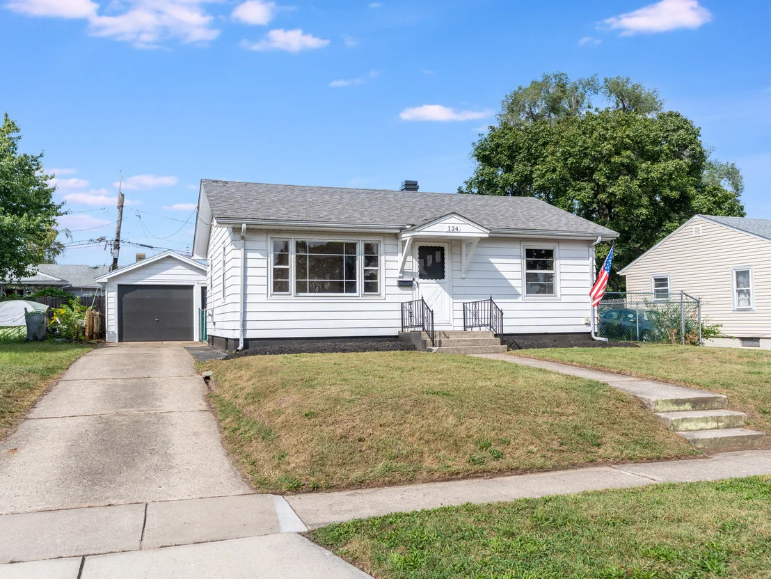 Photo of 124 Riverside Drive