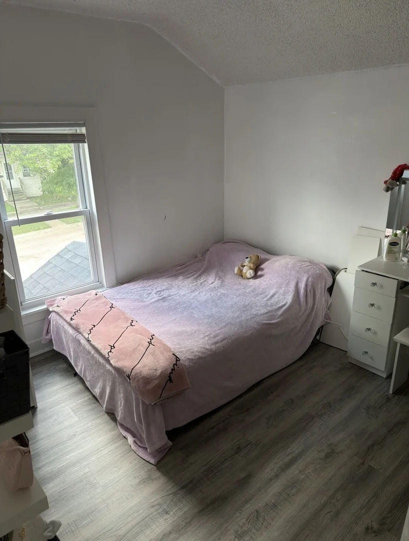 Photo of 727 Superior Street
