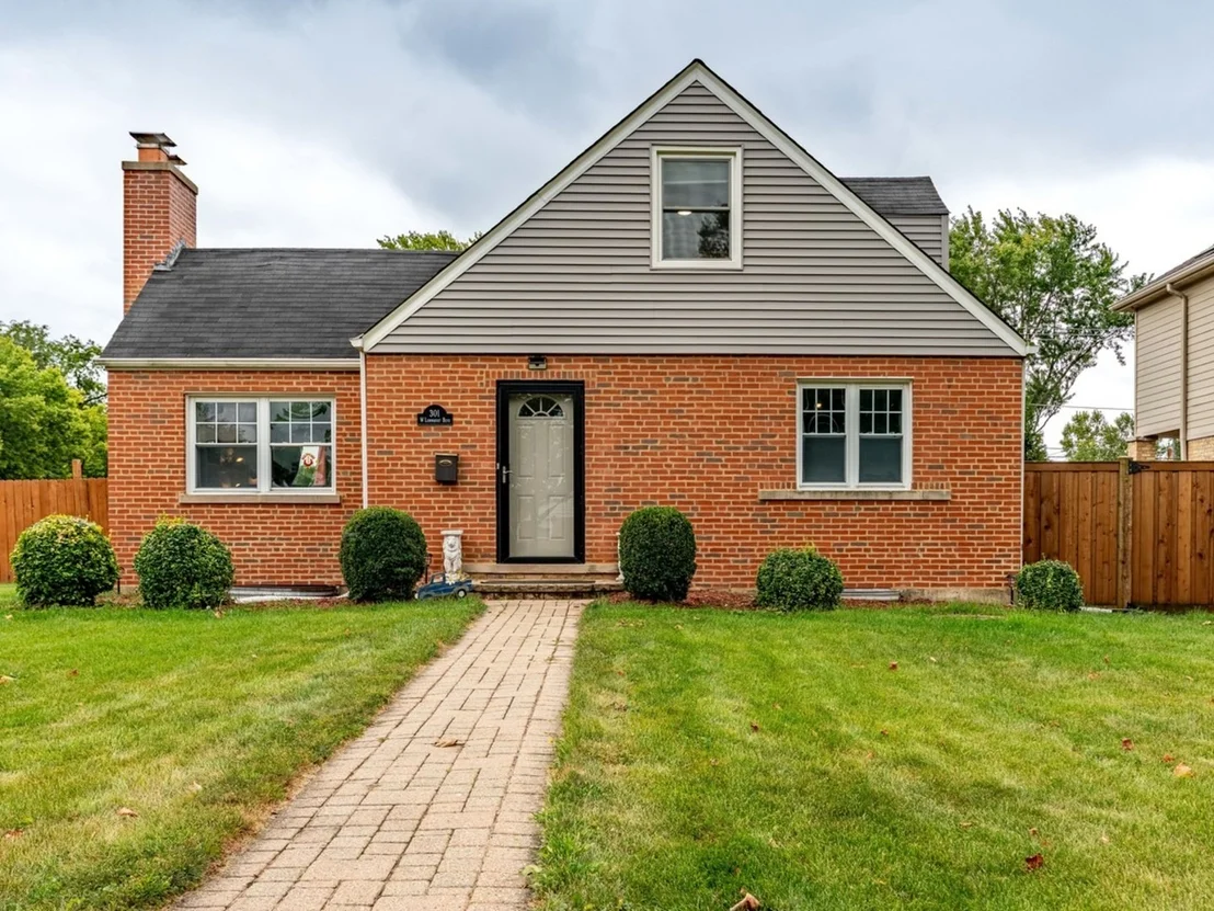 Photo of 301 W Lonnquist Boulevard