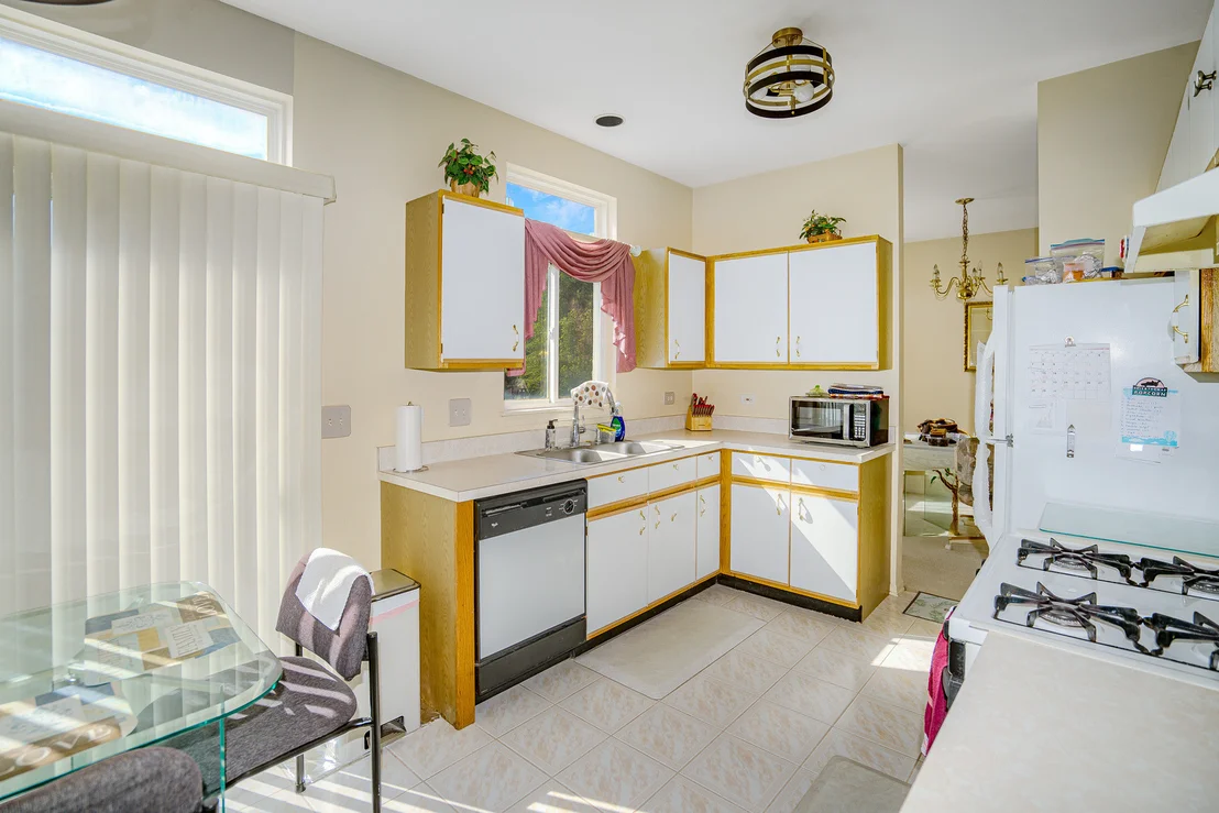 Photo of 384 S Clearview Circle