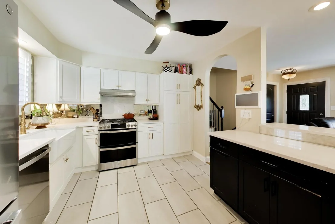 Photo of 116 W Central Road