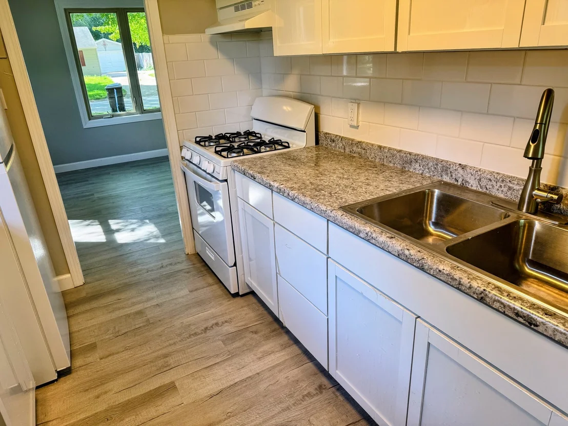 Photo of 1041 Eastview Drive