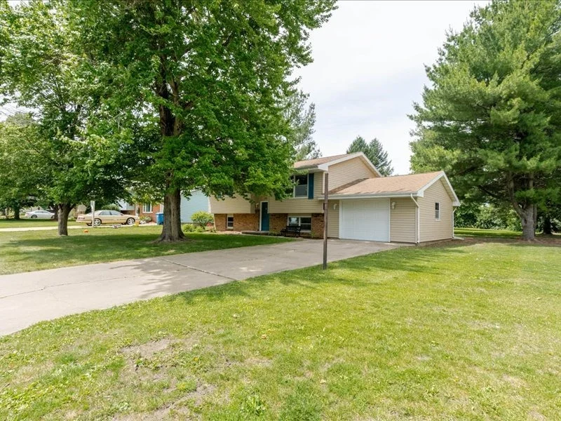 Photo of 124 Hilton Drive