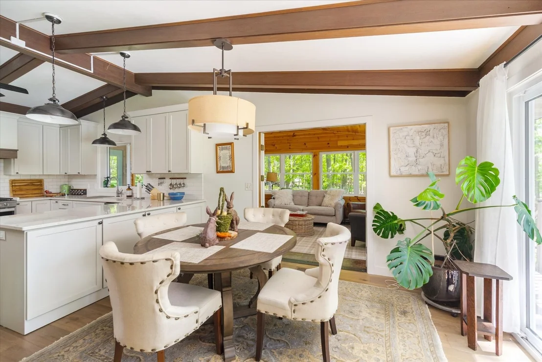 Photo of 1127 Loganberry Lane