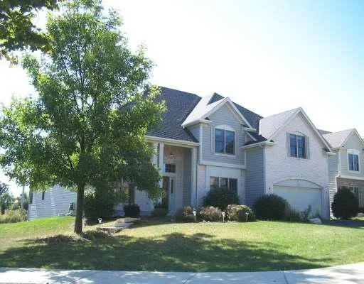 Photo of 3833 GLADSTONE Drive