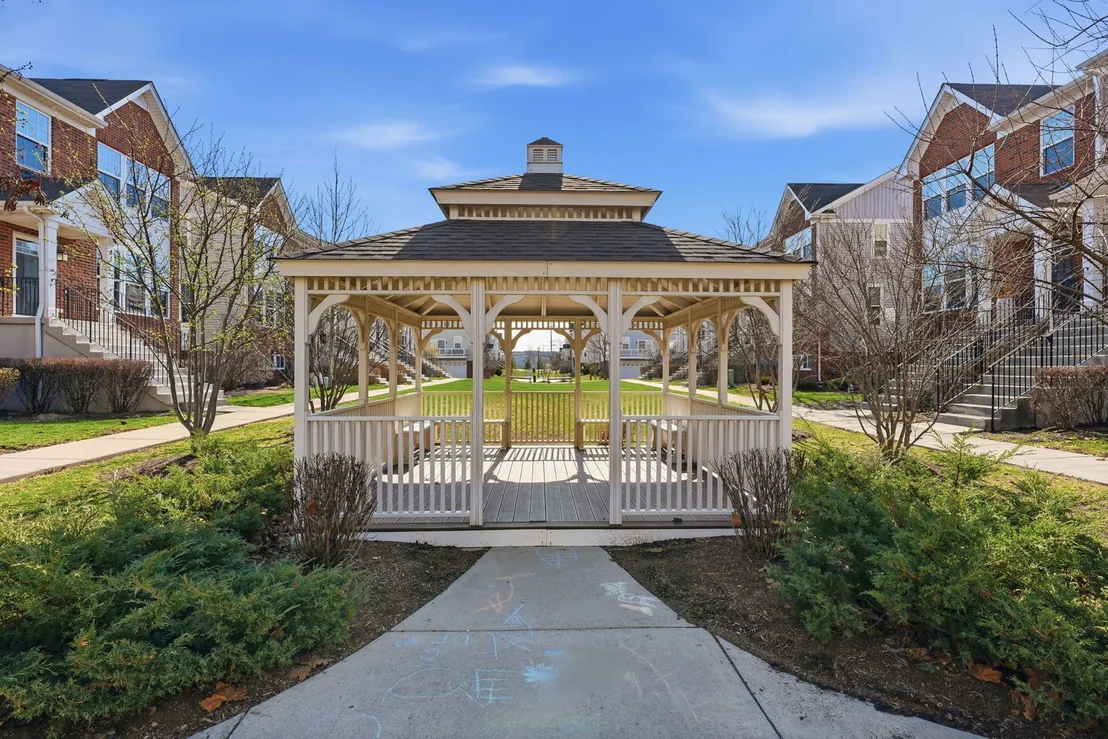 Photo of 72 Nicholas Drive E
