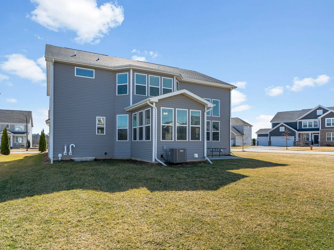 Photo of 2552 Weatherbee Lane