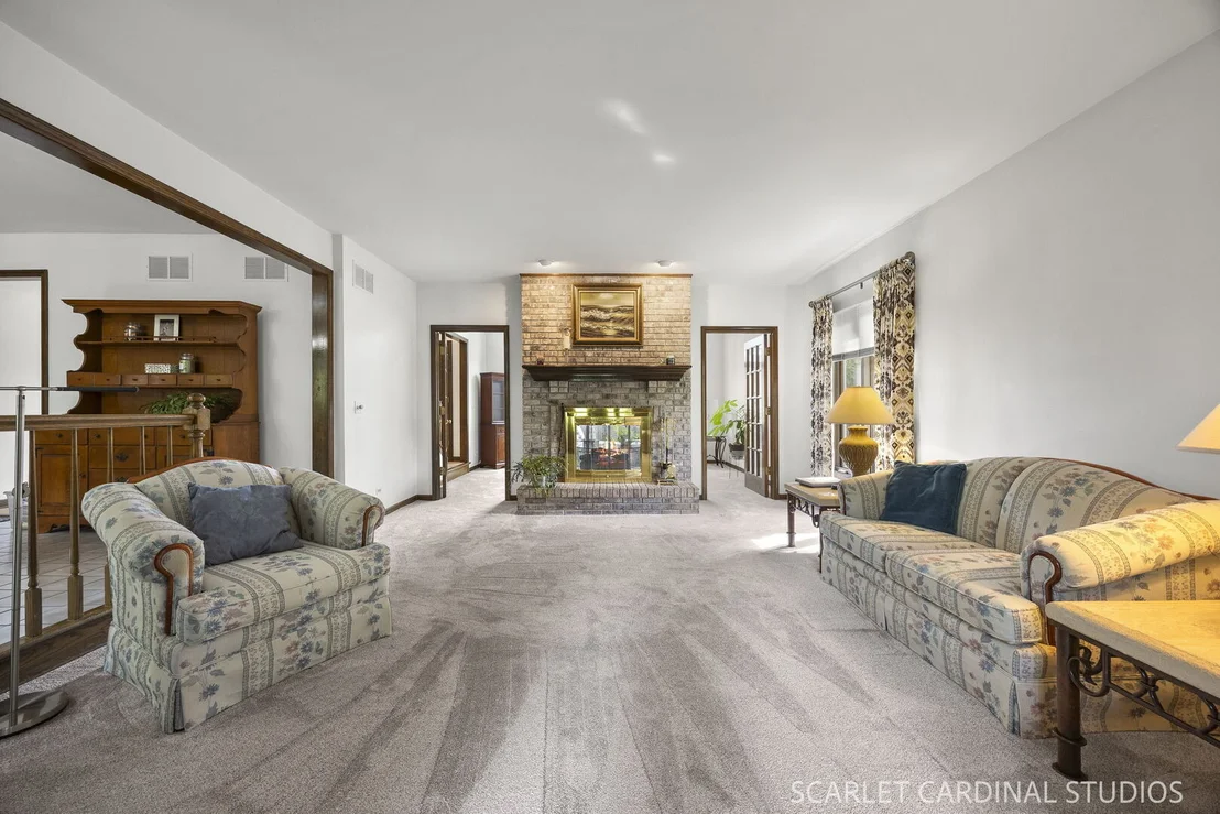 Photo of 849 S River Road
