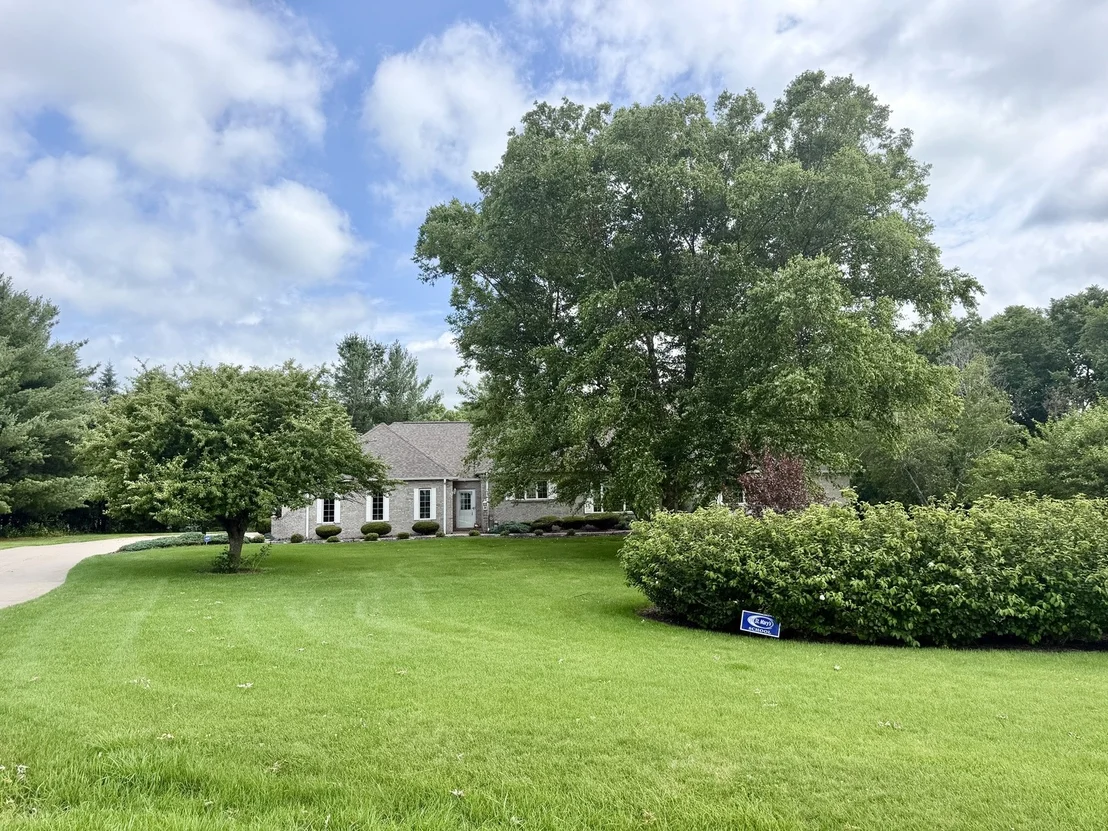 Photo of 2202 Meadows Drive