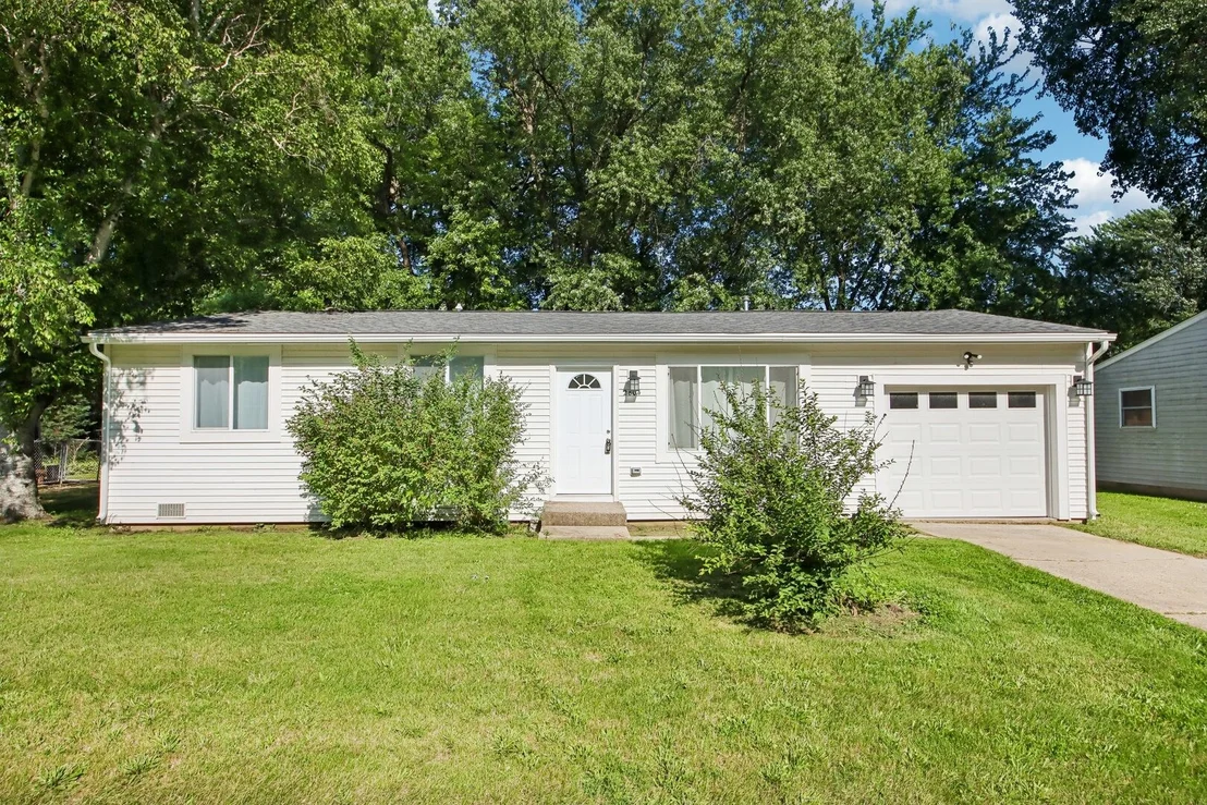 Photo of 2804 Old Oak Drive