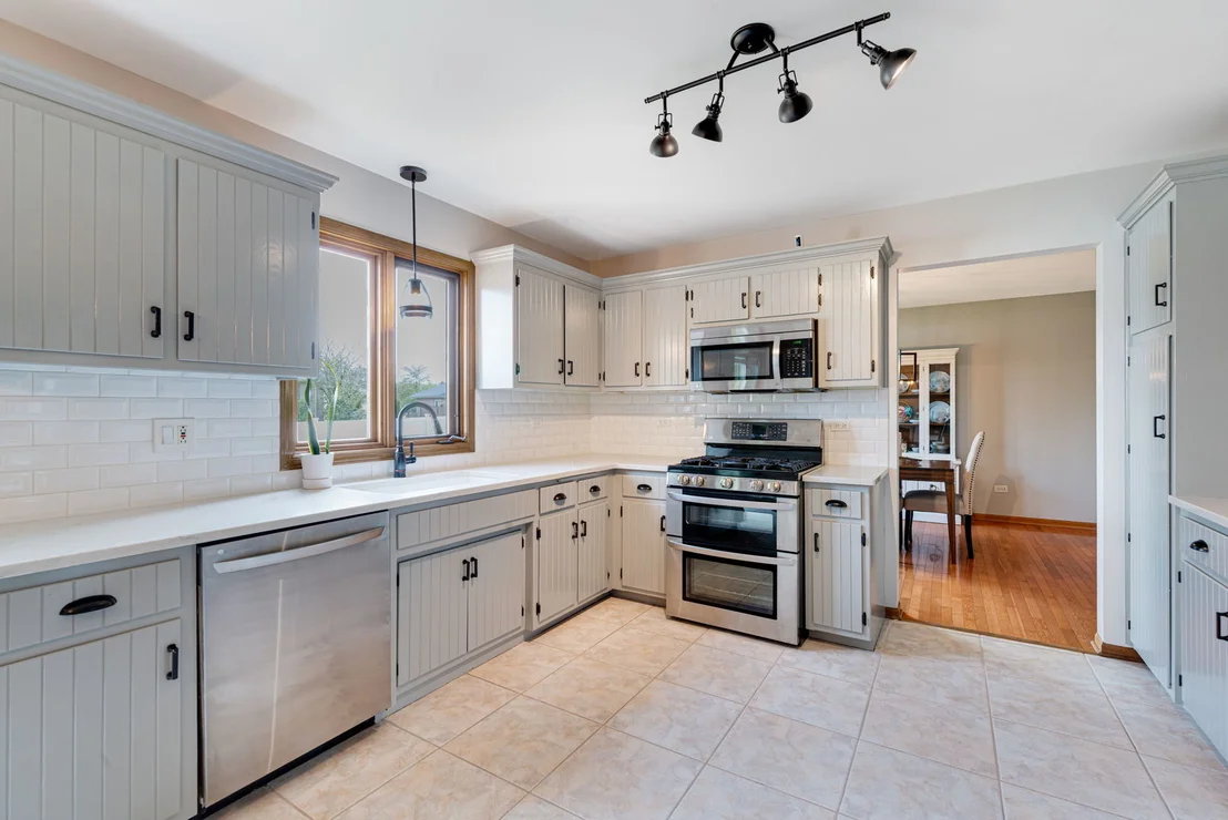 Photo of 8036 Edgebrook Lane