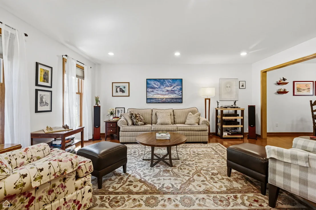 Photo of 2920 Compton Road